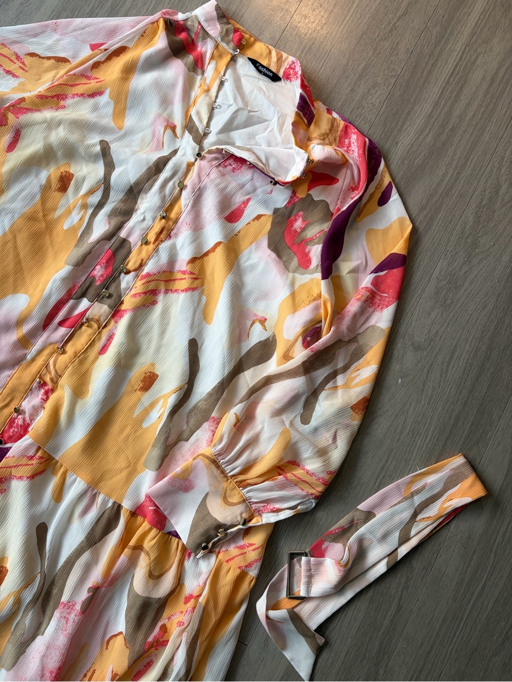 Flowy Abstract Print Button-Front Tunic Top in Multi-Color - Picture 2 of 4
